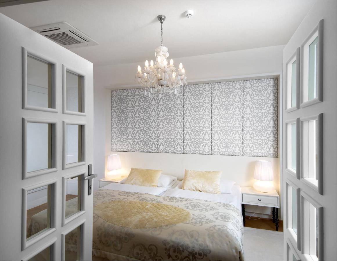 Aplaus Hotel 4*